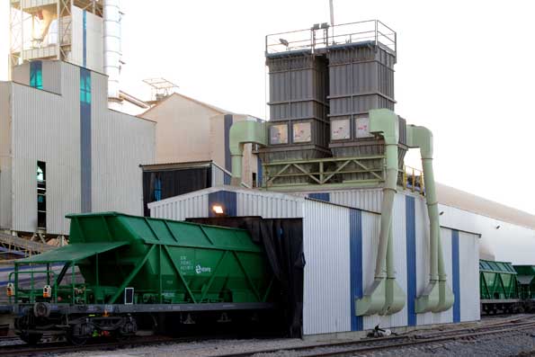 b&w_balboa-rail-building