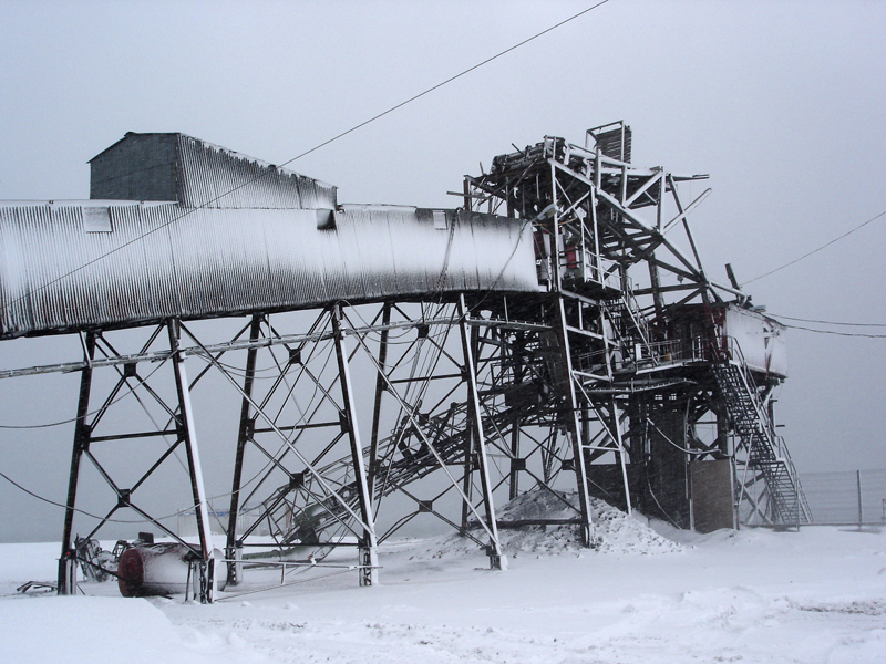 b_w_mechanical_snsg_destroyed_shiploader