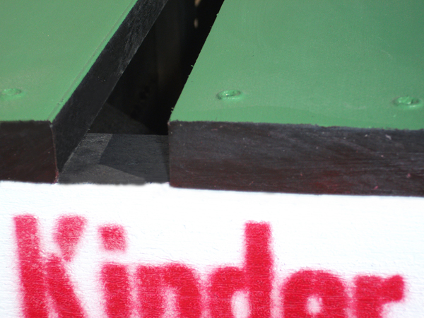 kinder_recycled_pallet