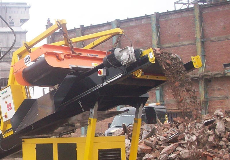 eriez_overband_magnet_bauma_2013