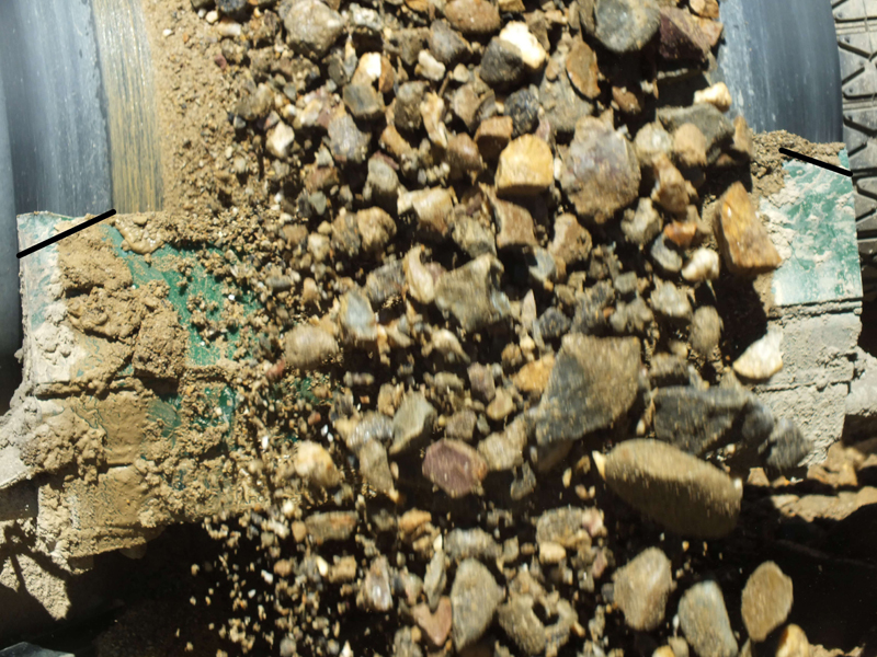 kinder_eraser_sitting