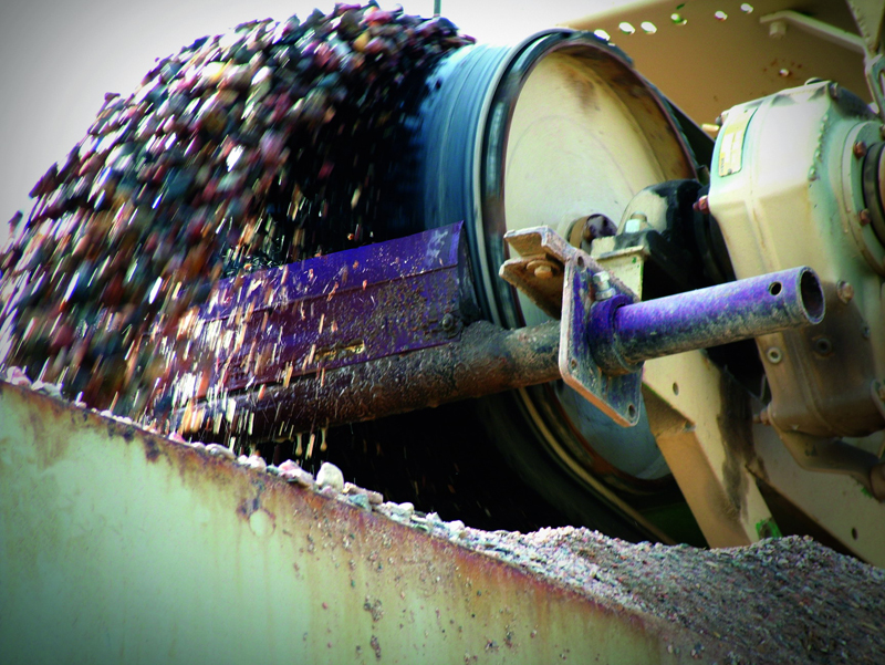 flexco_heavy_conveyor_cleaning_1