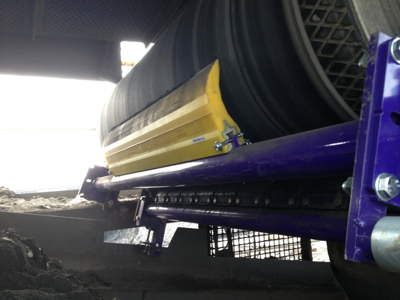 flexco_heavy_conveyor_cleaning_2