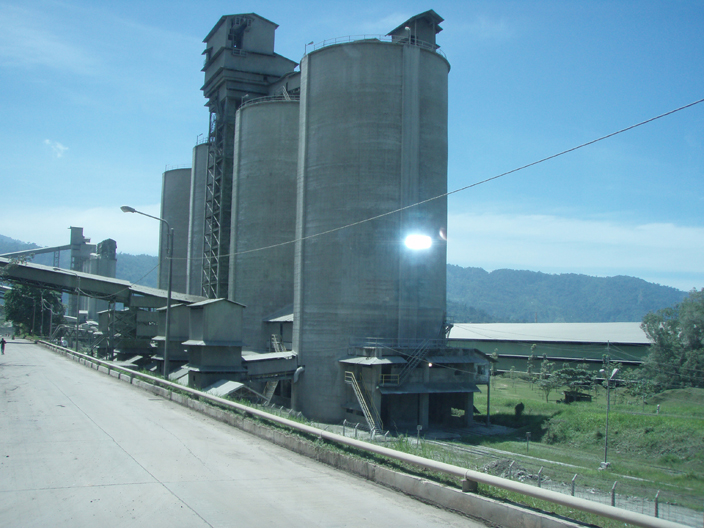 claudius_peters-semen_padang_silo