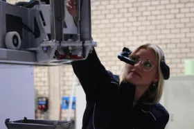 Digitalization continues to grow: With Smart Glasses, BEUMER Customer Support can tell the customer exactly what to do since the technician sees the same as the wearer on site.
