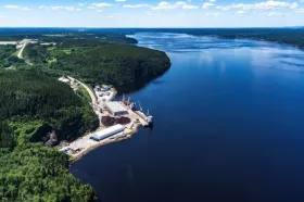 BEUMER Group is executing a contract to supply a 2 km pipe conveyor to the Port of Saguenay in Canada, increasing its bulk handling capabilities while reducing environmental impacts. (Picture: ©Port of Saguenay)
