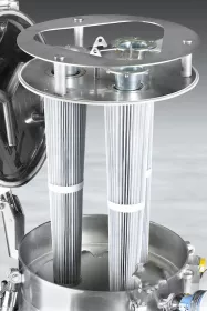 Hinged lid allows rapid removal of tapered filter cartridges, and unobstructed interior access for sanitising and visual inspection of material contact surfaces.
